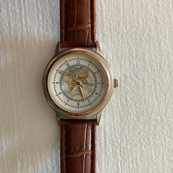 Urban Outfitters World Map Watch ***NEEDS NEW BATTERY*** - Picture 2 of 4